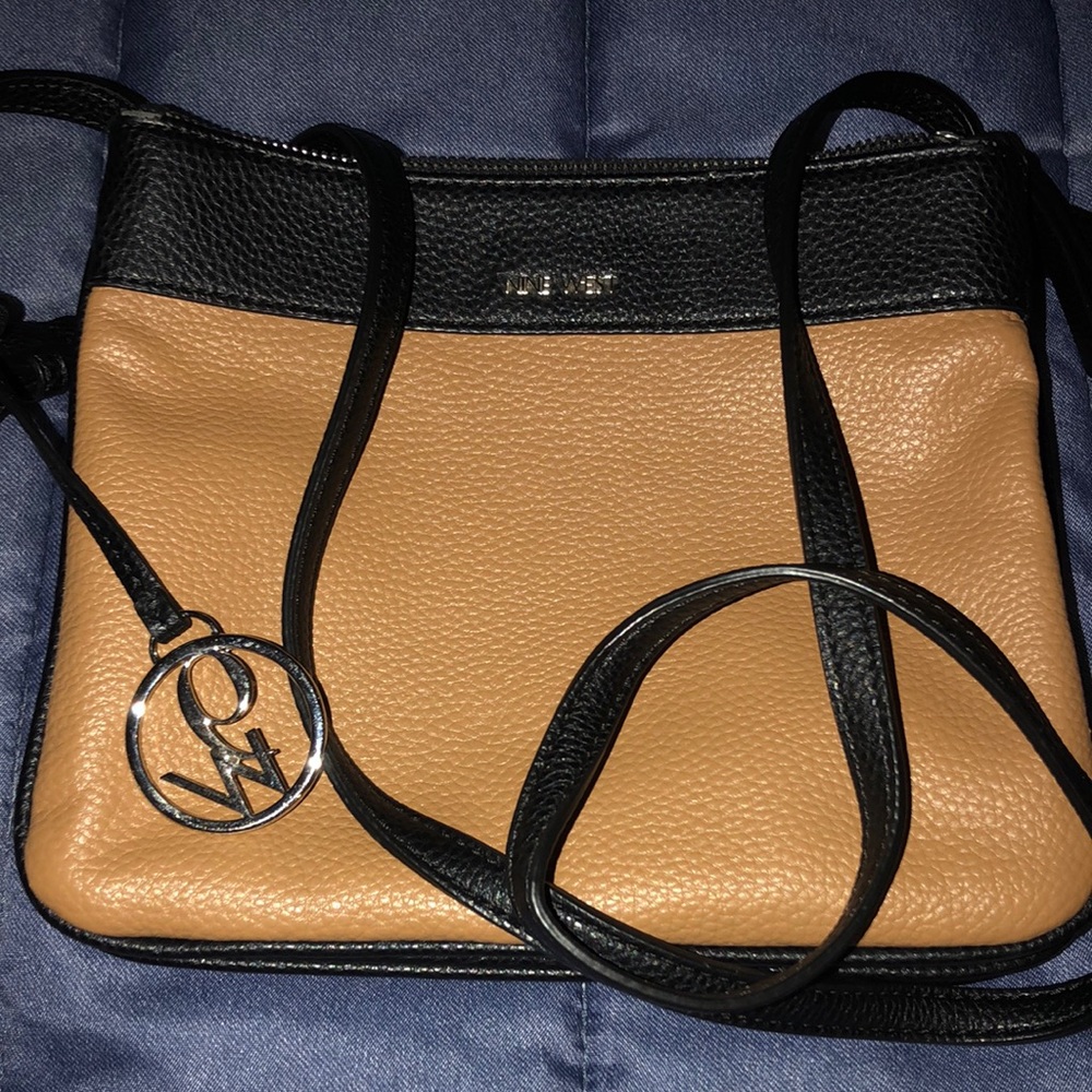 NINE WEST TAN/BLACK LEATHER CROSS BODY BAG